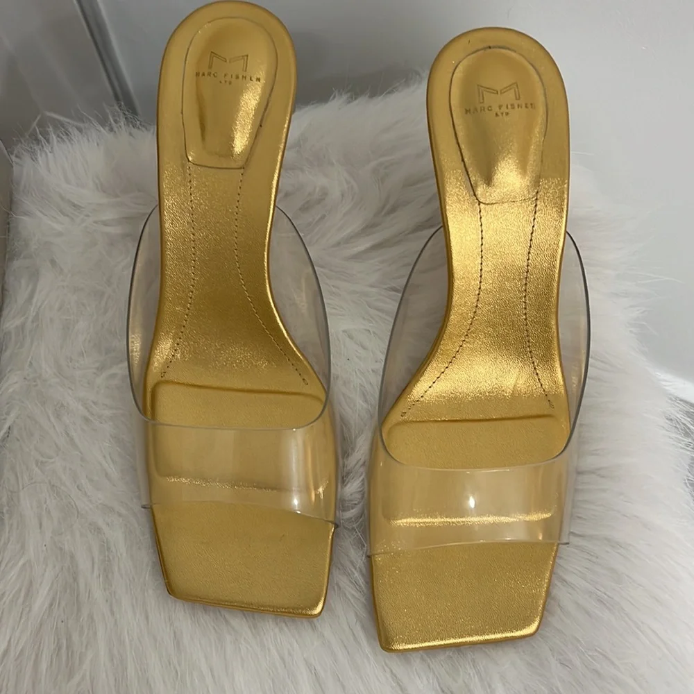 Marc fisher gold slip on brand new - Picture 2 of 9